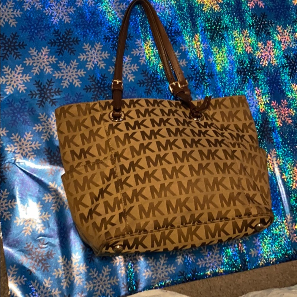 Micheal Kors Monogram Bag